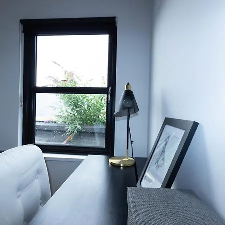 Spacious Luxury & Sophisticated In Rathmines W/ Parking Sleeps 4 Dublin
