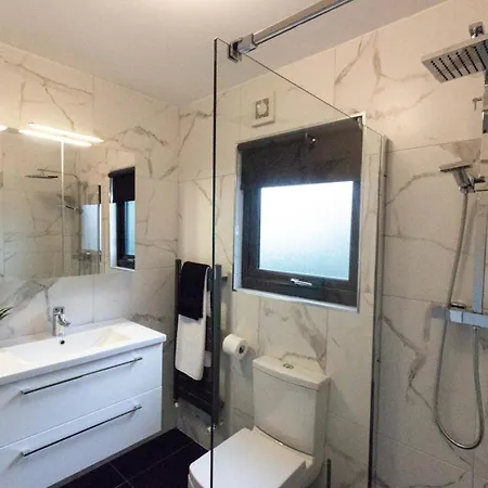 Spacious Luxury & Sophisticated In Rathmines W/ Parking Sleeps 4 Dublin