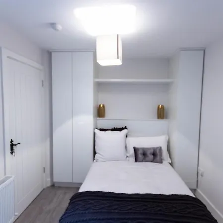Spacious Luxury & Sophisticated In Rathmines W/ Parking Sleeps 4 * Dublin